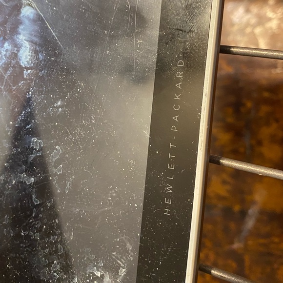 HP Tablet/Black and white - Picture 2 of 3